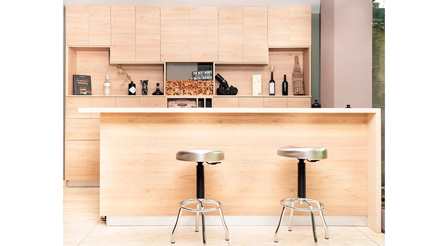 Mueble bar melamina color madera cuerzo beige